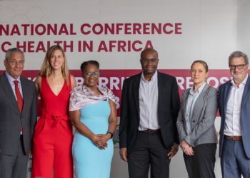 Pictured left to right: Karim Bendhaou, Africa Engagement Chair, IFPMA; Micaela Neumann, Communications Manager, IFPMA; Belinda Bhoodoo-Smith, Associate Director, Lilly Global Health Partnerships and Non-executive Director, Lilly South Africa; Professor Kelly Chibale, Chairman and CEO of the H3D Foundation; Dr Susan Winks, Head of Research Operations and Business Development, H3D; and Greg Perry, Assistant Director General, IFPMA