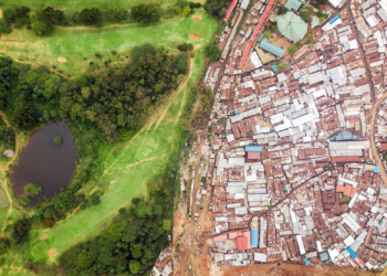 The Royal Nairobi Golf Course next to Kibera