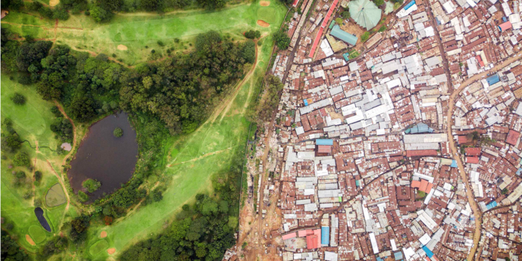 The Royal Nairobi Golf Course next to Kibera