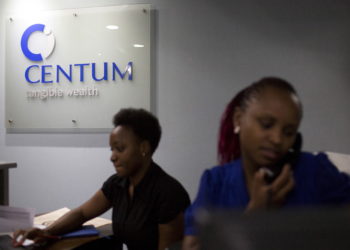 Women work at the front desk of the Centum Investment Company Limited in Nairobi, Kenya, file.  REUTERS/Siegfried Modola