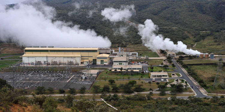 (100903) -- NAIROBI, Sept. 3, 2010 (Xinhua) -- The Olkaria geothermal power plant is seen in Rift Valley Province of Kenya, on Aug. 29, 2010. Seventy percent of the drilling work to create new geothermal steam wells in Olkaria geothermal power plant has been done. The new wells are expected to produce 280 megawatts of electricity within the next two years. About 33 steam wells have been drilled in Kenya since the exploitation of geothermal energy began in 1981. Kenyan has the potential geothermal of 7,000 megawatts. (Xinhua/Zhao Yingquan) (zw)